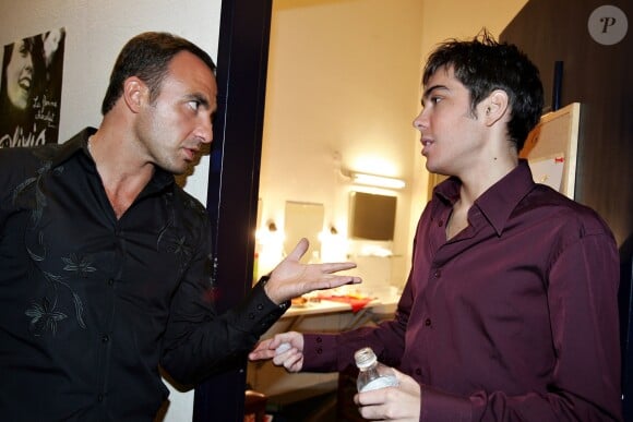Grégory Lemarchal et Nikos Aliagas assistent au concert "Make a Wish" organisé à Bruxelles le 15 novembre 2006.