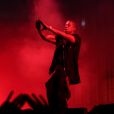 " Diamonds in the sky " (" Diamants en l'air "), scande Jay Z en concert. Un allégence aux Illuminati ? Pasadena, le 2 août 2014.
