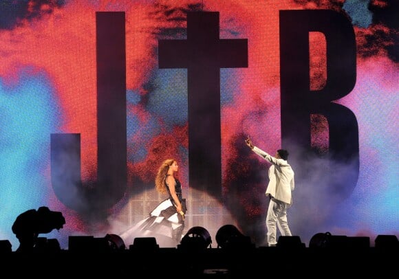 "J + B" signifie-t-il "Jay Z + Beyoncé", ou s'agit-il d'un message adressé contre le christianisme et ses pratiquants ? MetLife Stadium, East Rutherford dans le New Jersey, juillet 2014.