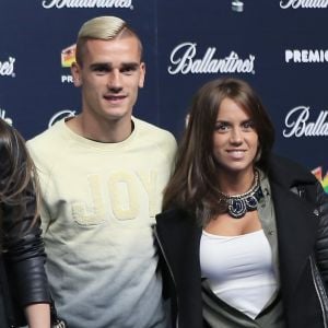 Antoine Griezmann et sa compagne Erika Choperena - Photocall de la soirée 40 Principales Music Awards à Madrid le 12 décembre 2014