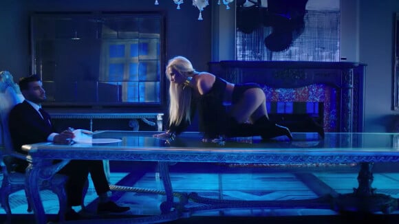 Britney Spears en couple avec le beau gosse de son clip "Slumber Party" ?