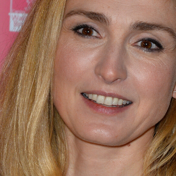 Julie Gayet - Soirée d'ouverture de la 12ème édition du Festival "Paris Courts Devants" au MK2 Bibliothèque à Paris le 29 novembre 2016. © Coadic Guirec/Bestimage