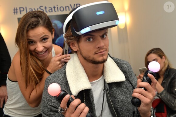 Exclusif - Denitsa Ikonomova et son compagne Rayane Bensetti lors de la soirée Experience PlayStation VR à Paris, France, le 13 octobre 2016. © Veeren/Bestimage