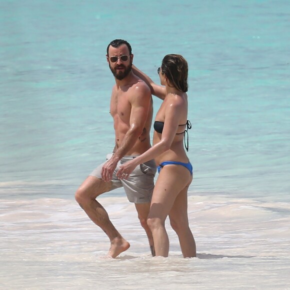 Exclusif - Jennifer Aniston et son mari Justin Theroux en vacances sur l'île d'Eleuthera aux Bahamas, le 11 juin 2016.