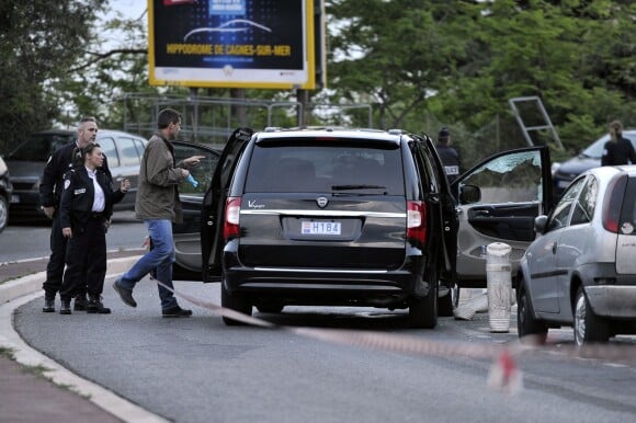 Le Lancia Voyager, où Hélène Pastor, la soeur de Michel Pastor, a été victime d'assassinat à Nice le 6 mai 2014.
