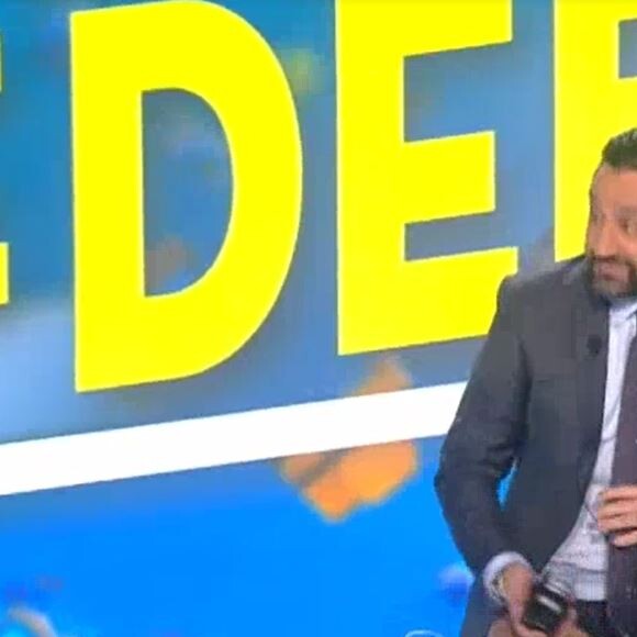 Cyril Hanouna se met en caleçon en direct - "TPMP", lundi 5 décembre 2016