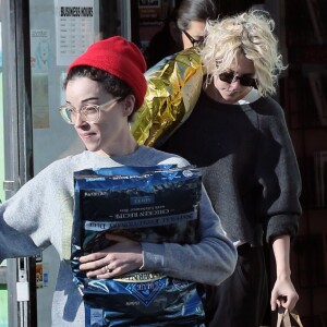Kristen Stewart et sa compagne St. Vincent font du shopping à Los Feliz le 21 octobre 2016