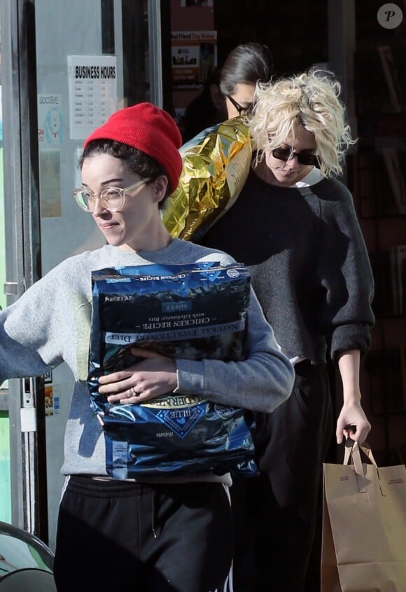 Kristen Stewart et sa compagne St. Vincent font du shopping à Los Feliz le 21 octobre 2016