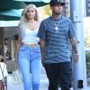 Kylie Jenner et son petit ami le rappeur Tyga se balade en amoureux dans les rues de Beverly Hills, le 8 novembre 2016