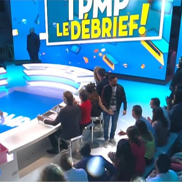 Cyril Hanouna fait polémique après une séquence diffusée dans "TPMP", le 7 décembre 2016, sur C8