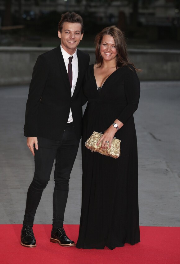 Louis Tomlinson et sa mère Johannah Deakin à la soirée "Believe In Magic Cinderella Ball" à Londres, le 10 août 2015.