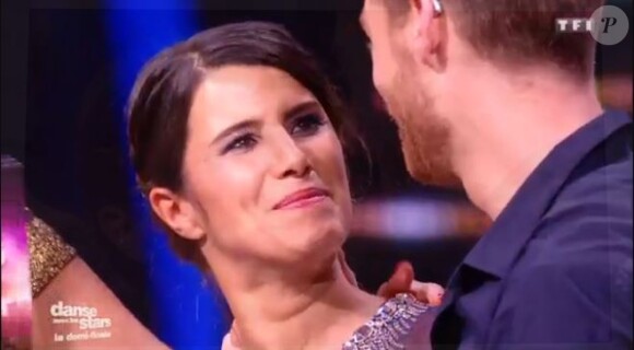 Karine Ferri et Yann-Alrick émus après leur valse - demi-finale de "Danse avec les stars 7", samedi 10 décembre 2016, sur TF1