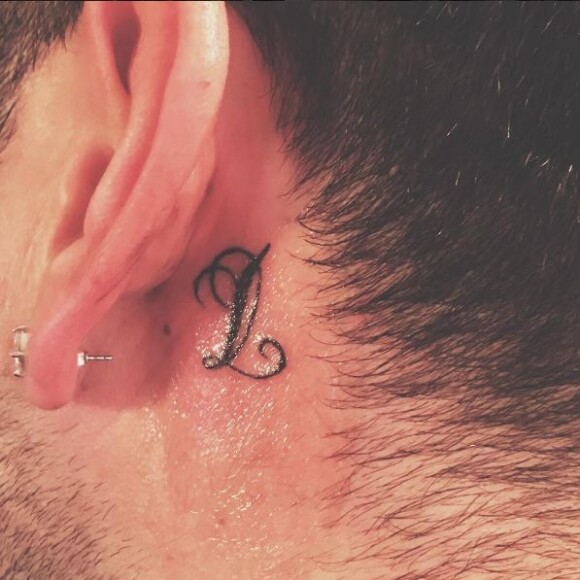 Le candidat des "Anges 8" Ricardo dévoile son nouveau tatouage en hommage à sa fille, sur Instagram, 11 décembre 2016