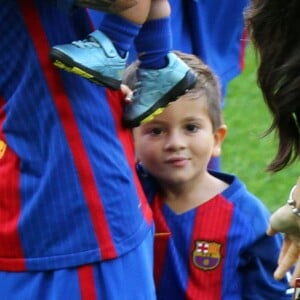 Lionel Messi avec sa femme Antonella et ses enfants Mateo et Thiago - Le FC Barcelone de Lionel Messi remporte le premier match de l'année en Ligua, 6 à 2 contre le Betis Seville au Camp Nou à Barcelone le 20 Août 2016.