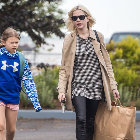 Exclusif- L'actrice Michelle Williams et sa fille Matilda à Brooklyn le 8 juin 2015.