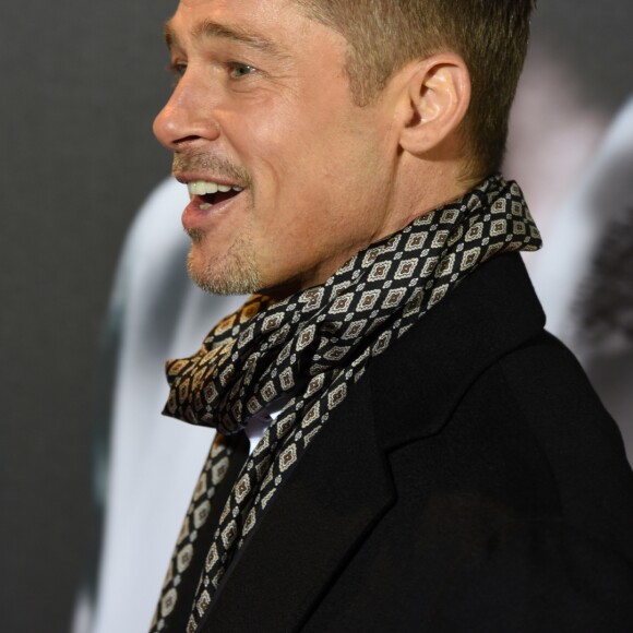 Brad Pitt lors de la première de "Alliés" (Allied) au cinéma Callao à Madrid, Espagne, le 22 novembre 2016.