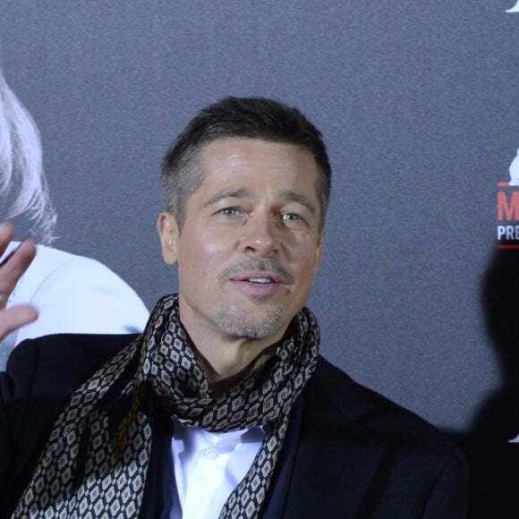 Brad Pitt lors de la première de "Alliés" (Allied) au cinéma Callao à Madrid, Espagne, le 22 novembre 2016.