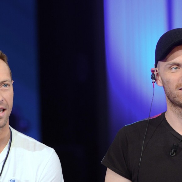 Chris Martin (Coldplay), Jonny Buckland (Coldplay) sur le plateau de l'émission TV "Che tempo che Fa" à Milan en Italie le 13 novembre 2016.
