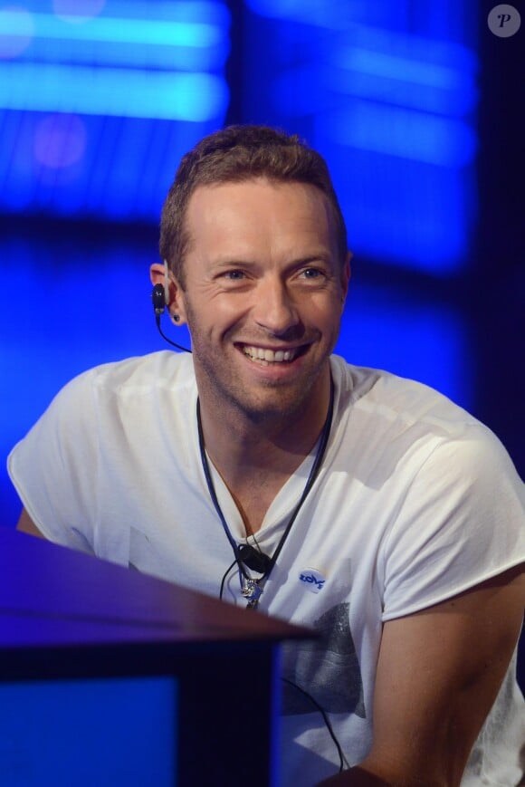 Chris Martin (Coldplay) sur le plateau de l'émission TV "Che tempo che Fa" à Milan en Italie le 13 novembre 2016