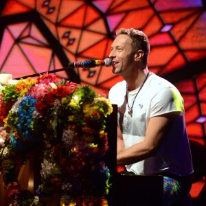 Chris Martin (Coldplay) sur le plateau de l'émission TV "Che tempo che Fa" à Milan en Italie le 13 novembre 2016.