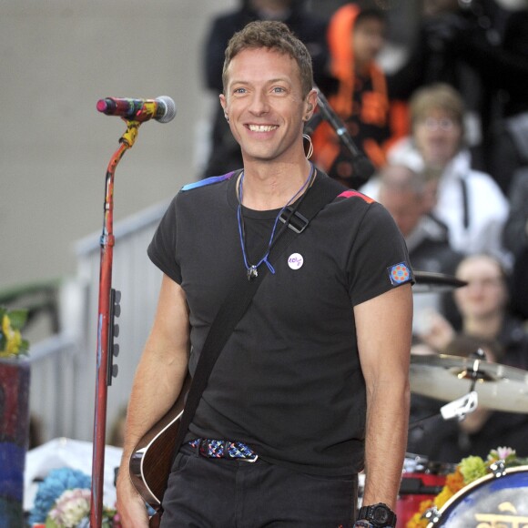 Chris Martin (Coldplay) chante sur le plateau de l'émission "Today" à New York le 14 mars 2016. © Future-Image via ZUMA Press / Bestimage