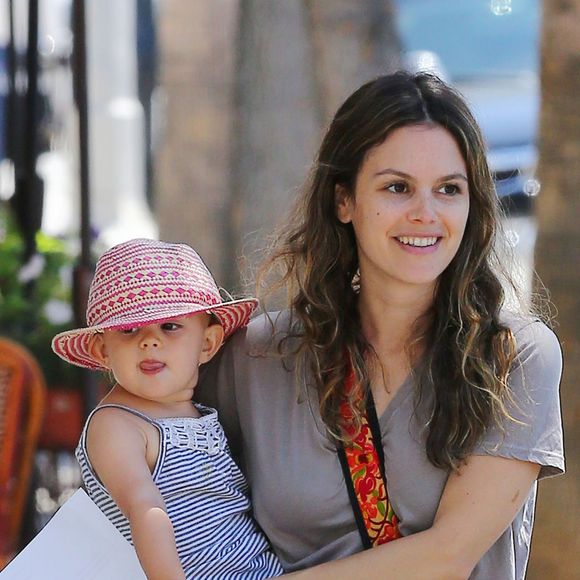 Rachel Bilson avec sa fille Briar Christensen à la sortie de l'école maternelle Pint Sized Kids à Studio City, le 18 août 2016