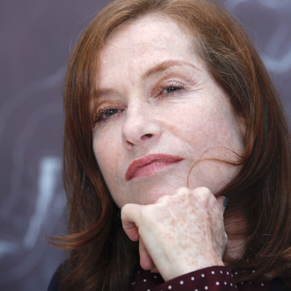 Isabelle Huppert, en conférence de presse pour le film "Elle". Le 9 septembre 2016 au Four Seasons Hotel, à Toronto.