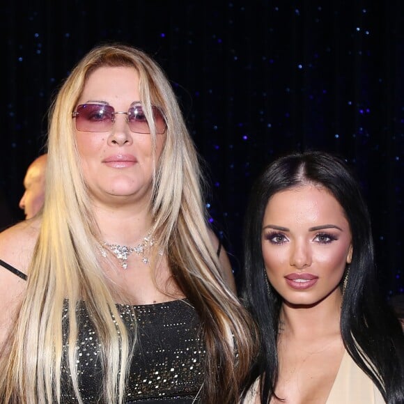 Loana Petrucciani, Aurélie Preston lors de la finale de la 13ème édition Top Model Belgium 2017 au Lido à Paris le 18 décembre 2016. © Marc Ausset-Lacroix /Bestimage