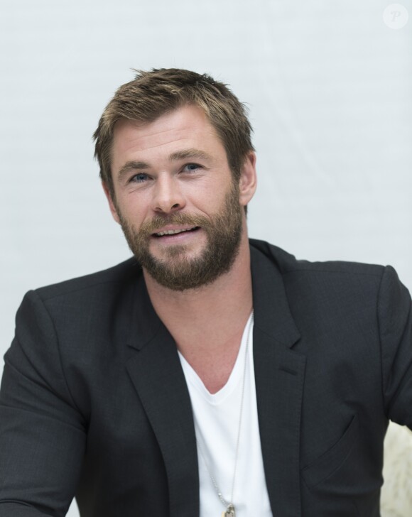 Chris Hemsworth en conférence de presse pour le film "Blanche Neige et le chasseur 2" à Beverly Hills. Le 11 avril 2016