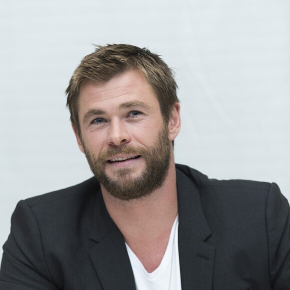 Chris Hemsworth en conférence de presse pour le film "Blanche Neige et le chasseur 2" à Beverly Hills. Le 11 avril 2016