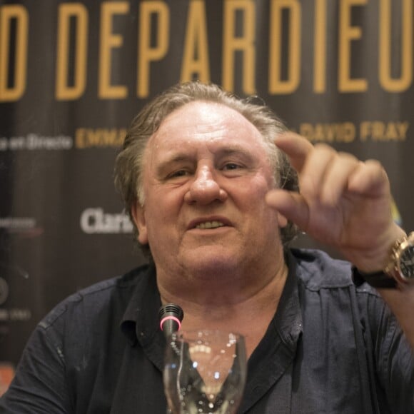 Gérard Depardieu donne une conférence de presse à l'hôtel Panamericano Buenos Aires à propos de ses spectacles au théatre Colon le 16 décembre 2016.