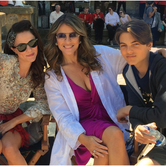 Damian Hurley sur le tournage de la série The Royals. Il a fait ses débuts à la télévision le 18 décembre 2016. Photo publiée sur sa page Instagram en décembre 2016