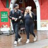Jenna Jameson, enceinte, et son fiancé Lior Bitton font du shopping à Los Angeles, le 21 décembre 2016.