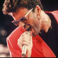  George Michael en 1992 lors d'un concert hommage à Freddie Mercury au profit de la lutte contre le sida. Le chanteur anglais est mort à 53 ans le 25 décembre 2016. 