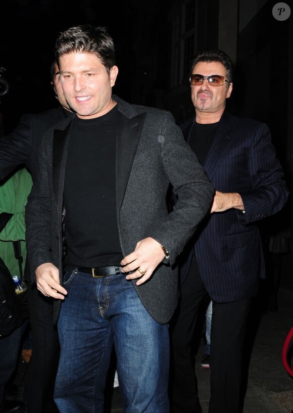 George Michael et Kenny Goss à Londres, le 15 octobre 2009.