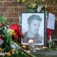 Hommage à George Michael devant son domicile de Goring dans l'Oxfordshire, le 26 décembre 2016.