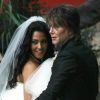 Exclusif - La rockstar Johnny Rzeznik et son épouse Melina Gallo à Malibu le 26 juillet 2013.