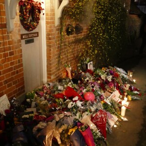 Des fleurs devant la porte de George Michaels à Goring, le 26 décembre 2016.