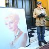 Le prince Frederic Von Anhalt, mari de Zsa Zsa Gabor, a donné une conférence de presse devant leur domicile à Bel-Air, pour annoncer que la célèbre actrice n'avait pas souffert lors de sa crise cardiaque. Le 19 décembre 2016 52261679 Zsa Zsa Gabor's husband Prince Frederic Von Anhalt holds a press conference outside their home in Bel-Air, California on December 19, 2016. Prince Frederic told the gathering media that Zsa Zsa passed away peacefully and without pain yesterday when she died of a heart attack at the age of 99.19/12/2016 - Bel-Air