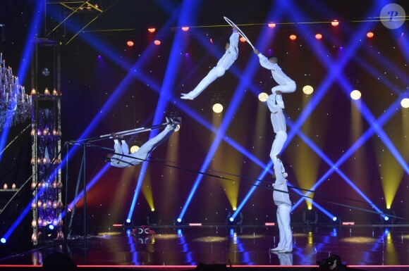 Exclusif - Cirque Phenix "CirkaCuba" - Enregistrement de l'émission "Le Grand Cabaret sur son 31" à Paris. Le 9 décembre 2016. L'émission sera diffusée sur France 2 à 21h00 le samedi 31 décembre 2016. © Bahi-Gorassini / Bestimage