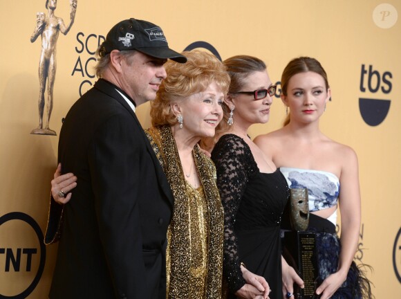 Todd Fisher, Debbie Reynolds, sa fille Carrie Fisher et sa fille Billie Lourd à la press room des SAGA à Los Angeles le 26 janvier 2015.