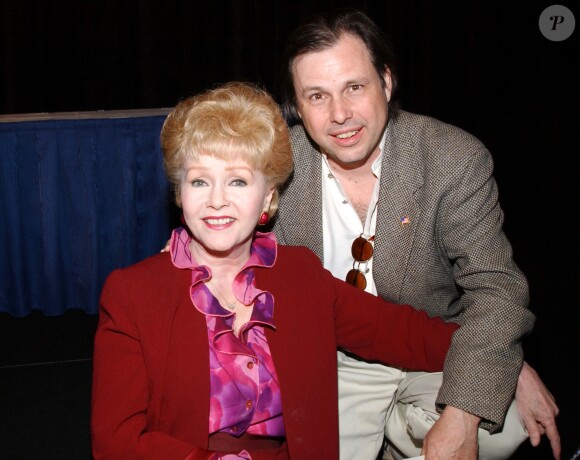 Debbie Reynolds et son fils Todd Fisher à la soirée "Hollywood Chamber of Commerce 82nd Annual Meeting & Lifetime Achievement Luncheon" à Los Angeles le 26 mars 2003.