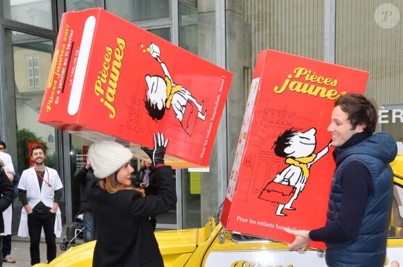 Joyce Jonathan et Vianney - Lancement de l'opération Pièces Jaunes 2017 À l'Hôpital Necker-Enfants malades AP-HP à Paris le 4 janvier 2017. Cette année, le personnage de bande dessinée "Le Petit Nicolas" est le parrain de l'opération.