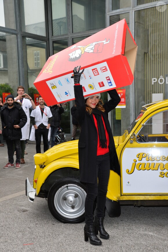 Joyce Jonathan et Vianney - Lancement de l'opération Pièces Jaunes 2017 À l'Hôpital Necker-Enfants malades AP-HP à Paris le 4 janvier 2017. Cette année, le personnage de bande dessinée "Le Petit Nicolas" est le parrain de l'opération.