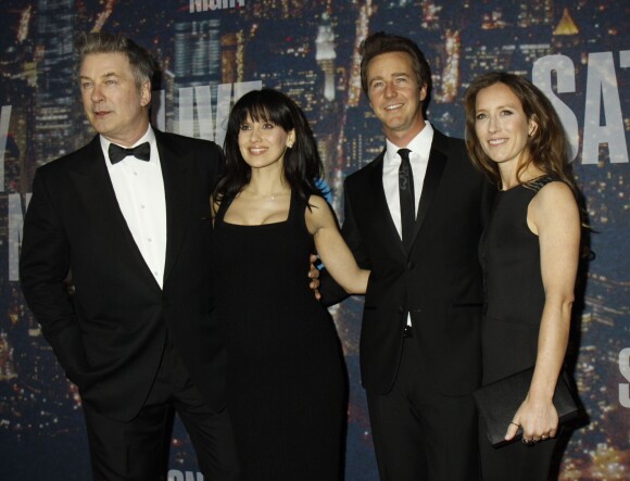Alec Baldwin, sa femme Hilaria Thomas, Edward Norton, et sa femme Shauna Robertson - Gala d'anniversaire des 40 ans de Saturday Night Live (SNL) à New York, le 15 février 2015.