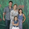 Jodie Sweetin, son fiancé Justin Hodak et ses filles Zoie Laurel May Herpin et Beatrix Carlin Sweetin Coyle lors de la première de "Kubo and the Two Strings" à Universal City, le 14 août 2016.