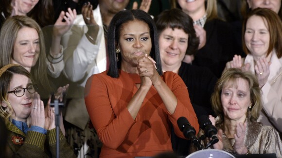 Michelle Obama, très émue, fait ses adieux puis la fête avec Barack et les stars