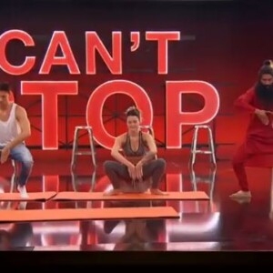 Caroline Receveur piégée dans Les Invisibles, sur TF1, le 6 janvier 2017. Ici avec Florent Peyre et Maxime Dereymez.