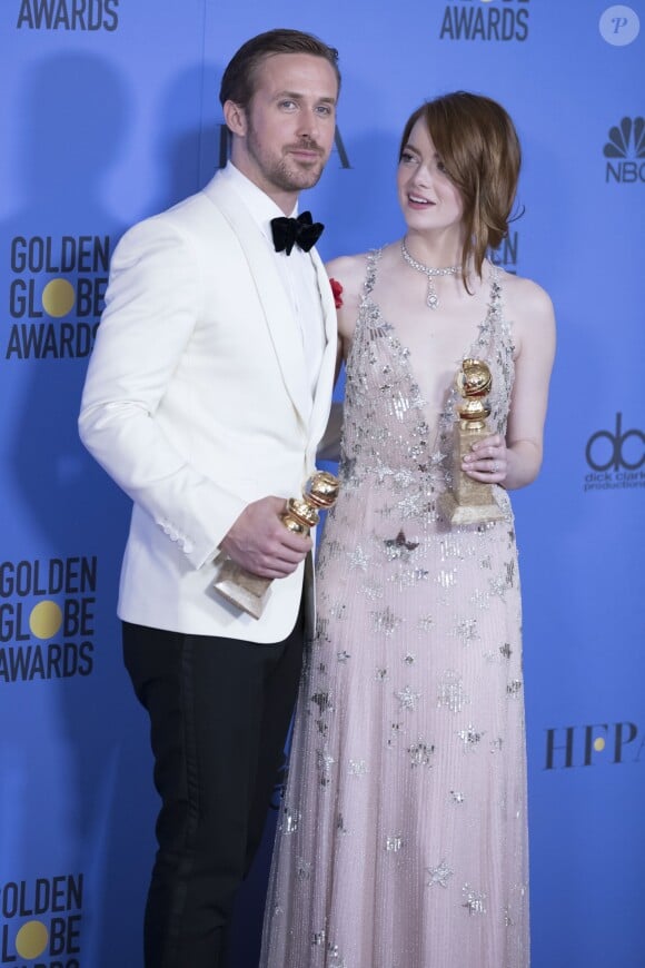 Emma Stone et Ryan Gosling - Press Room lors de la 74e cérémonie annuelle des Golden Globe Awards à Beverly Hills, Los Angeles, Californie, Etats-Unis, le 8 janvier 2017. © Olivier Borde/Bestimage