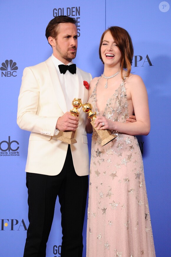 Ryan Gosling, Emma Stone lors des Golden Globe Awards, Beverly Hilton Hotel, Los Angeles, le 8 janvier 2016.